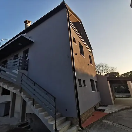 Casa de hóspedes Elizabeta Deluxe *