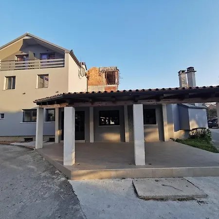 Casa de hóspedes Elizabeta Deluxe *