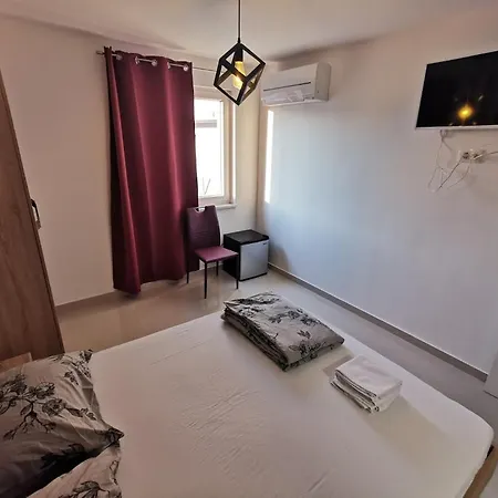 Elizabeta Deluxe Guest house *