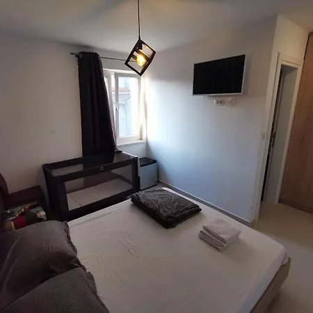 Elizabeta Deluxe Biograd Na Moru