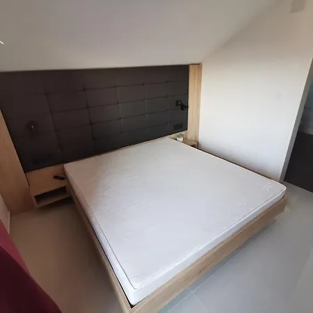 Elizabeta Deluxe Guest house *
