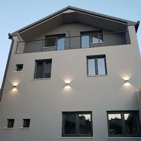 Elizabeta Deluxe Biograd Na Moru